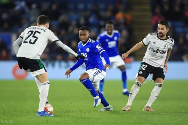 中国首场FIS室内国际滑雪赛在深圳鸣金